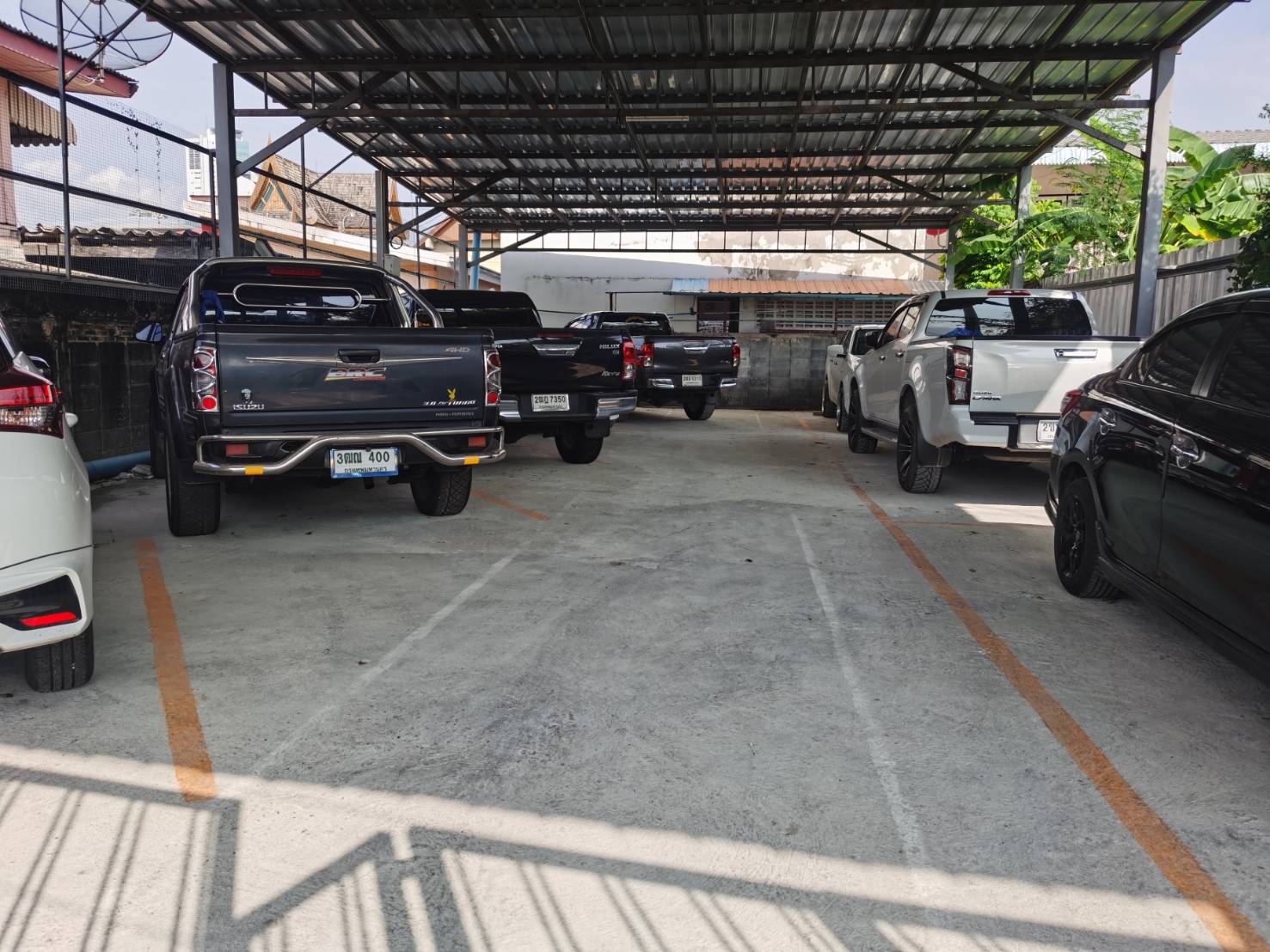 ขายลานจอดรถ 52 ตร.วา ทำเลดี ติดโรงเรียนนานาชาติ อยู่ในแหล่งชุมชน