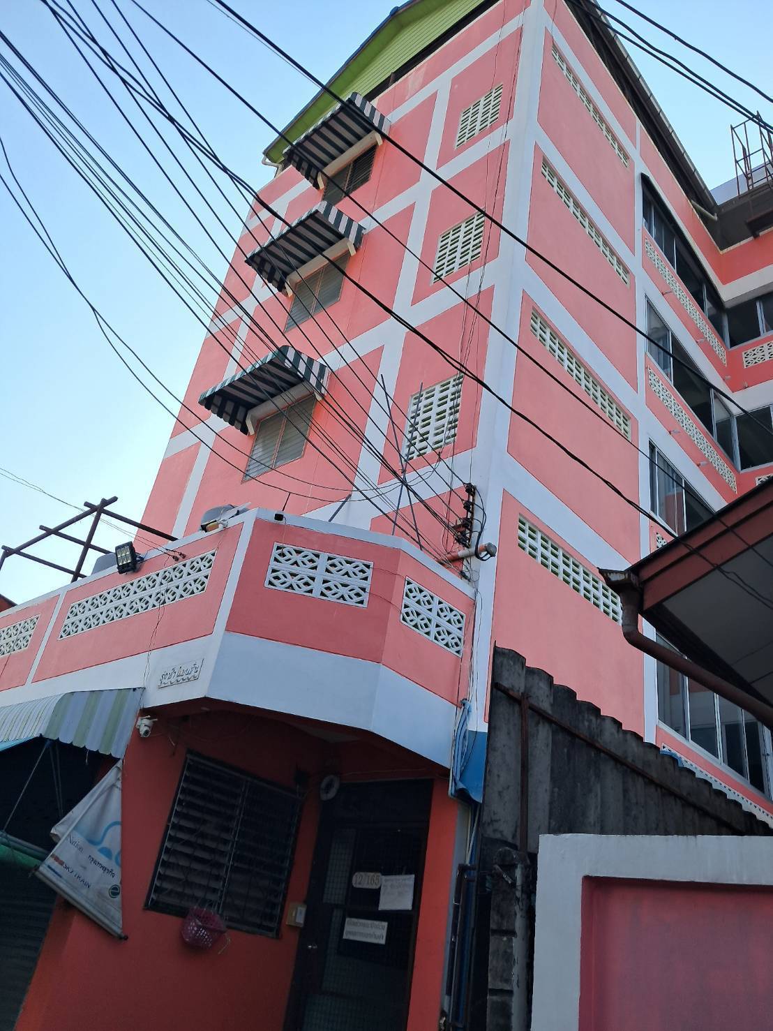 ขายอพาร์ทเม้นท์ 5 ชั้น 22 ห้อง ทำเลทอง แหล่งชุมชน